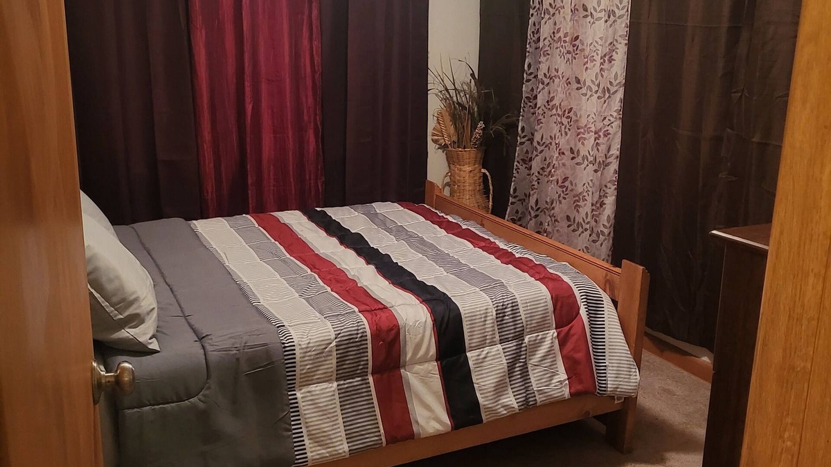 Wichita House | Clean and cozy 3 bedroom home