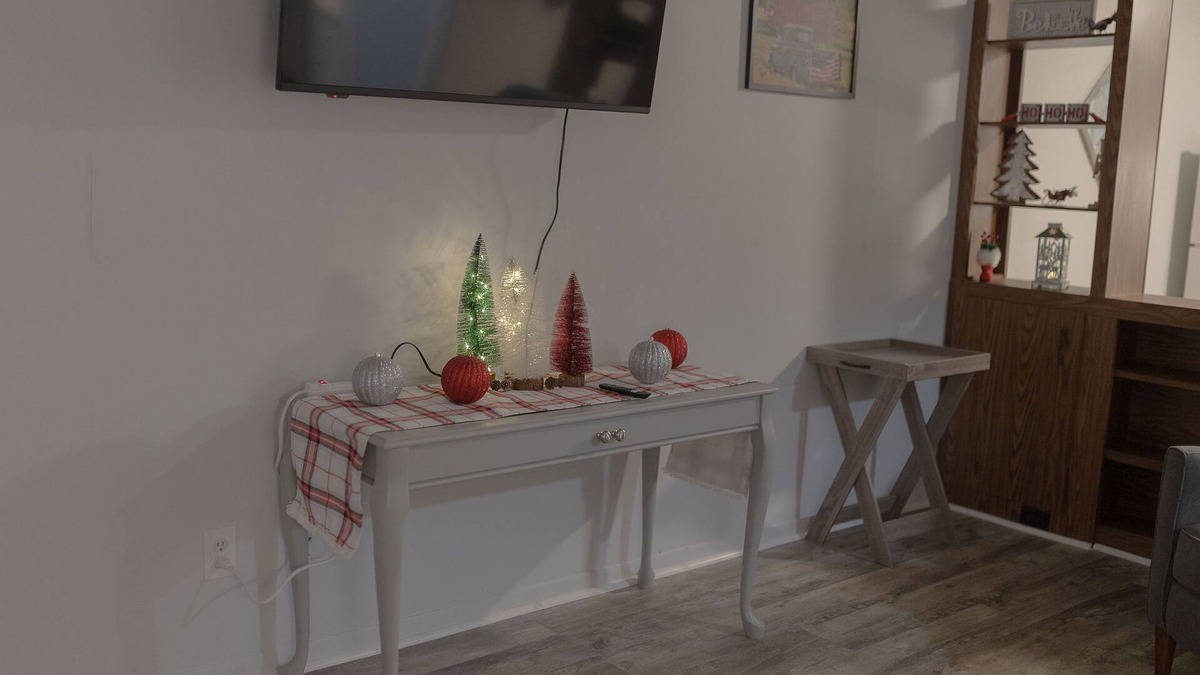 Crawfordsville Apartment | Clean and fresh