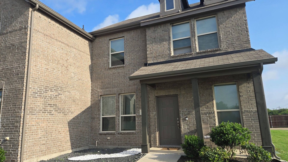 Crowley House | Clean and Peaceful Enjoyable house with AC in charming Crowley, DFW Tx