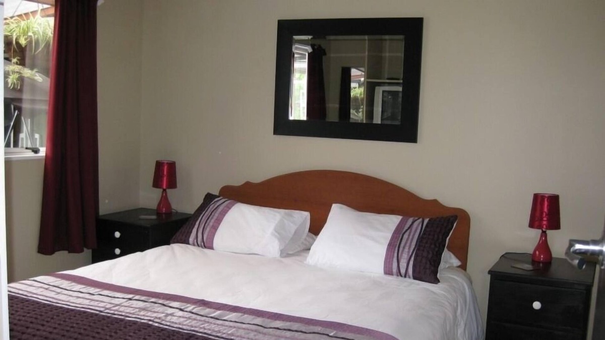 Waimangaroa Apartment | Clean and tidy unit at base of scenic Denniston