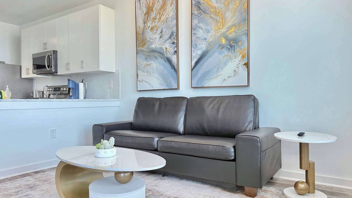 Old Fourth Ward Apartment | Clean B1B Condo Downtown ATL! Free Street Parking!