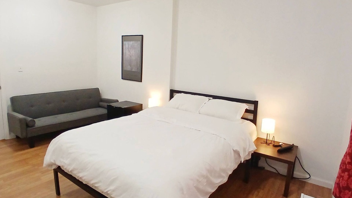 New London Apartment | Clean bedroom, with a Queen bed- Exclusive bathroom-Self check in