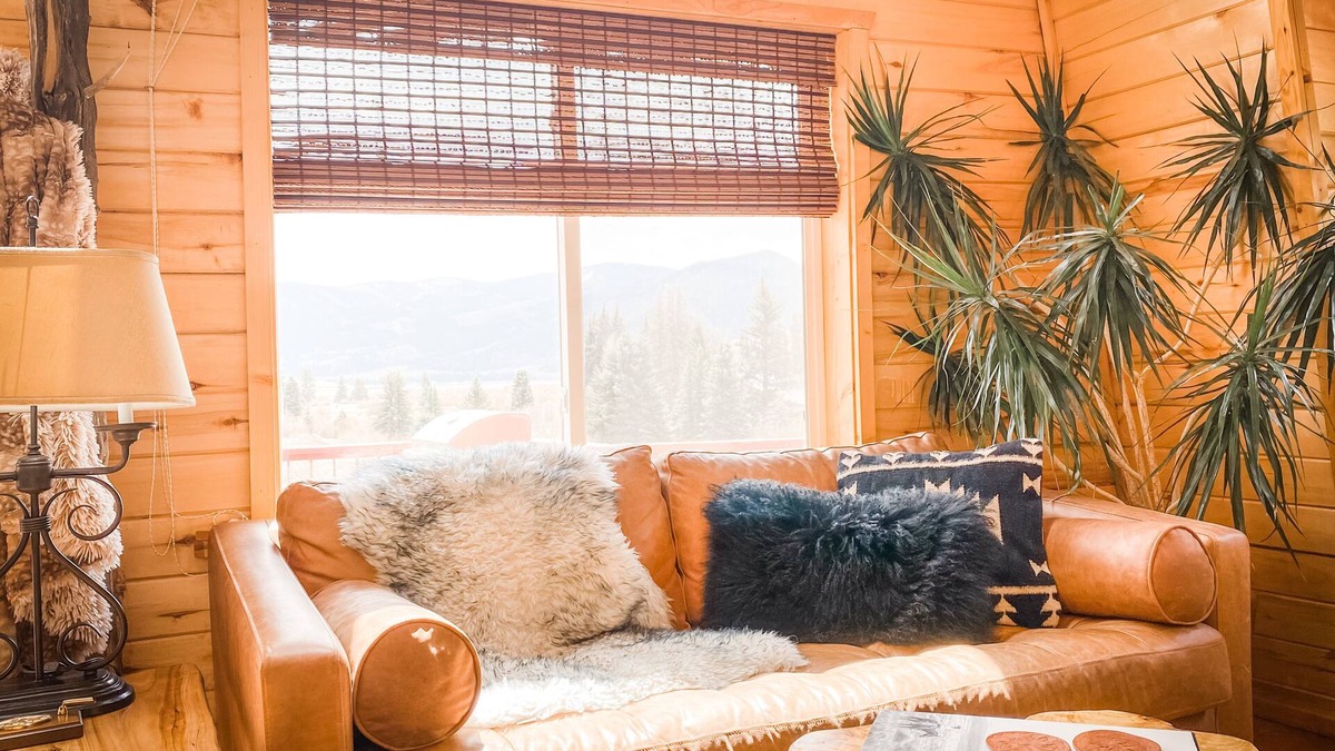 Creede Cabin | Clean cabin amid Nat Forest with private creek access, Wi-Fi, and pet friendly!