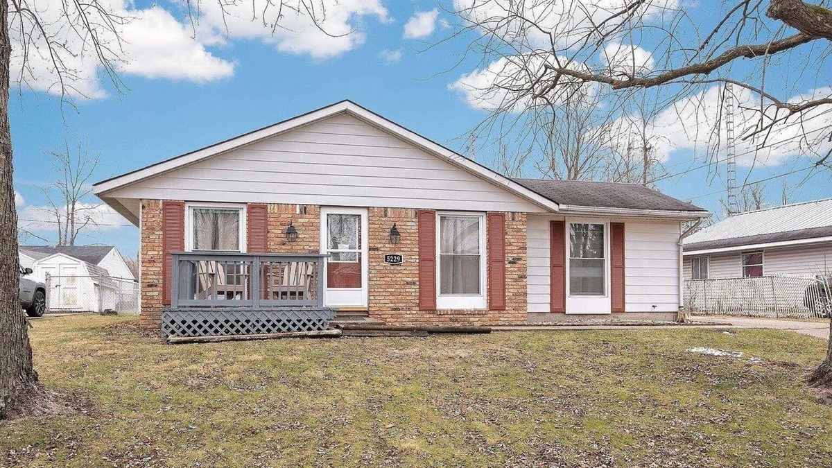 Hemlock House | Clean & classic ranch, pet friendly, w/a fenced yard