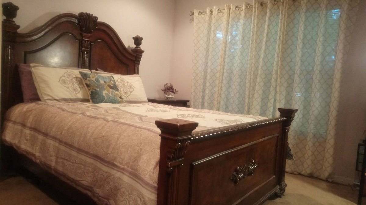 Fellowship House | CLEAN, COMFORTABLE, FULLY PRIVATE UNIT IN GATED COMMUNITY