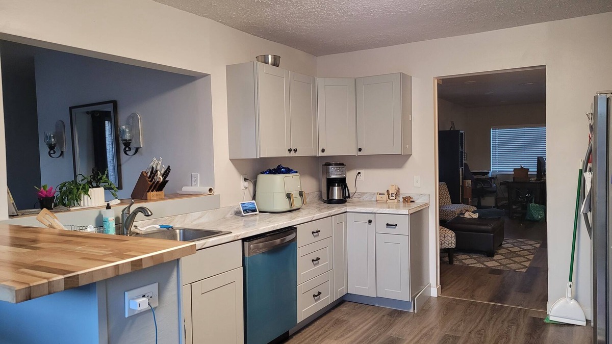Clarkston House | Clean, comfortable space in a very convenient area of downtown Clarkston.