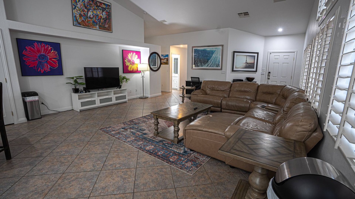 North Las Vegas House | ★ Clean & Cozy Ultra-Spacious ★ 4Bed 2Bath in North Las Vegas!