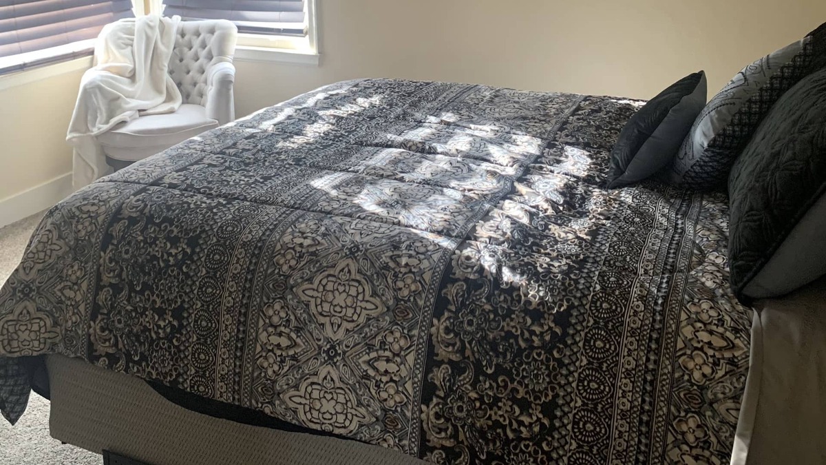 Winnemucca House | Clean home in the heart of downtown Winnemucca - 2 blocks to food, bars, tourism