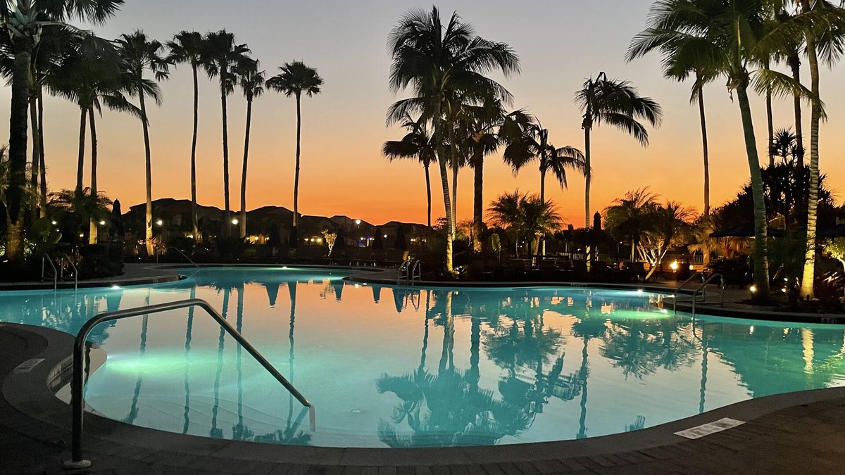 Biggar House | Clean luxury townhome in PASEO waterfront - living resort style!
