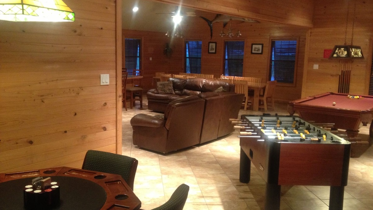 Boothville Cabin | "Clean/Maintained Fully Furnished & Luxurious LODGE"-Blue Marlin Lodge