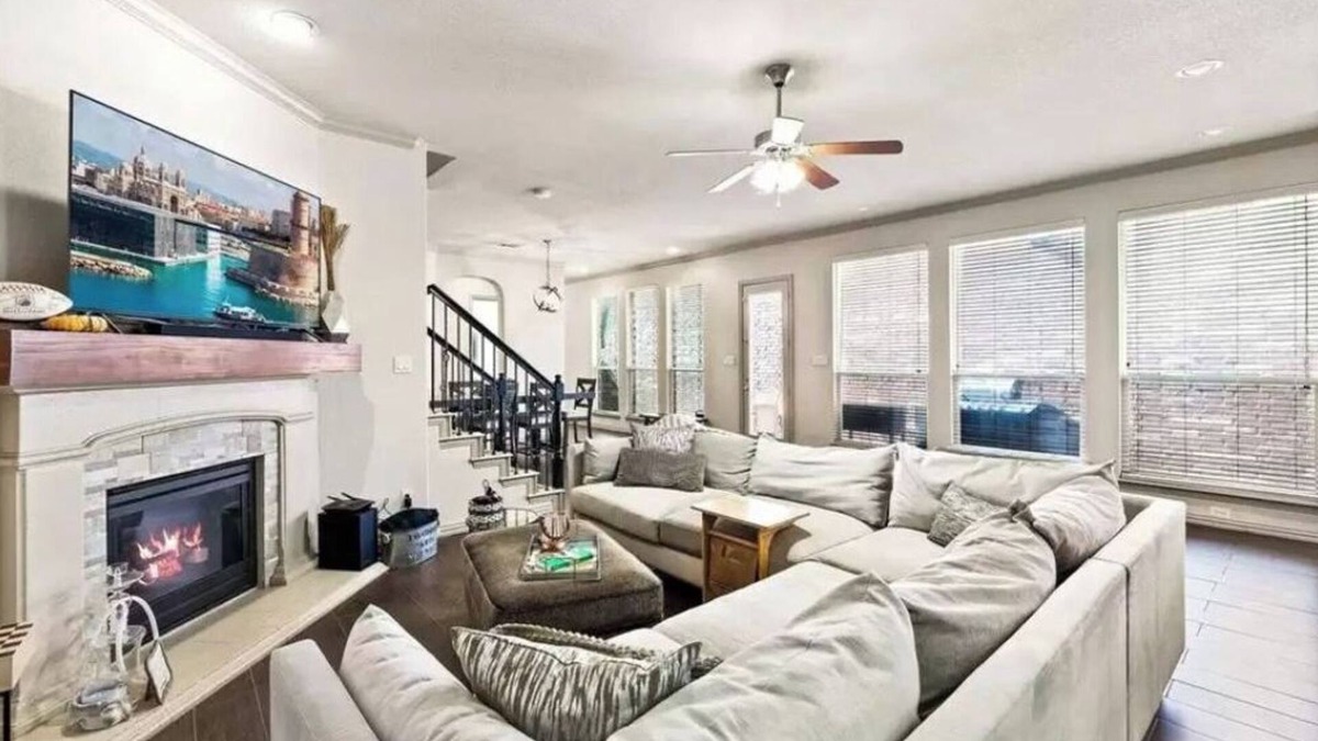 Lewisville House | Clean Modern Spacious Open, King bed in peaceful neighborhood,Near DFW Airport