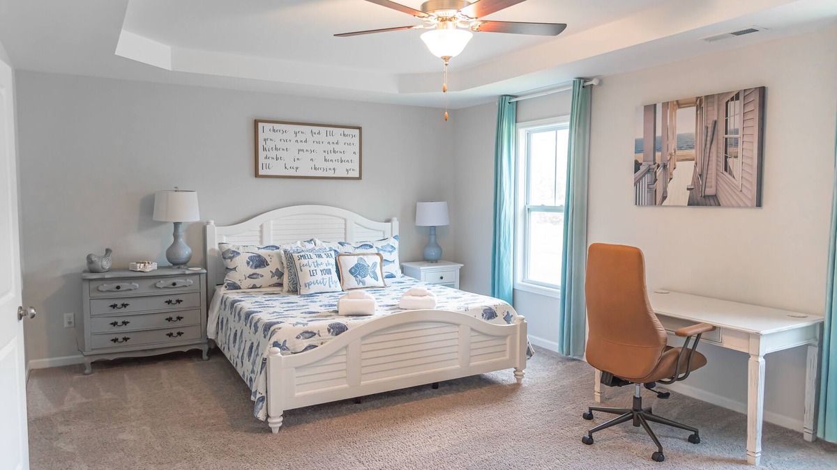 Hampstead House | Clean New Townhome: Comfort and Convenience Await!