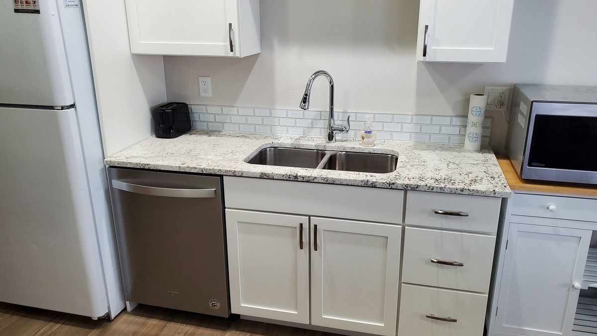 Jerome Apartment | Clean, private entrance, easy check-in and out(door code).2.3 miles from Walmart
