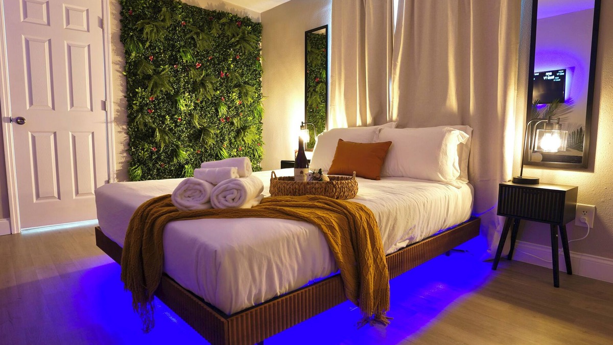 Orlando Apartment | Clean & Quiet Luxury Boho in Orlando 25min from Theme Parks
