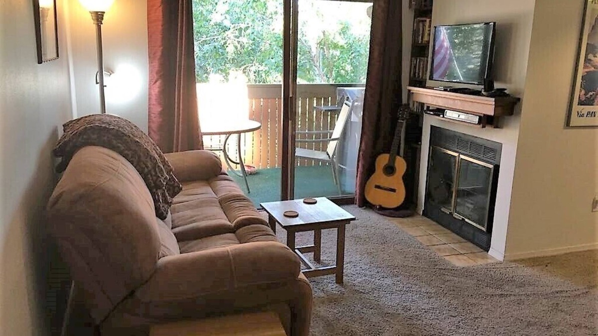 Taku - Campbell Condo | Clean/Quiet Top Floor, Heated Parking, Near Trails!