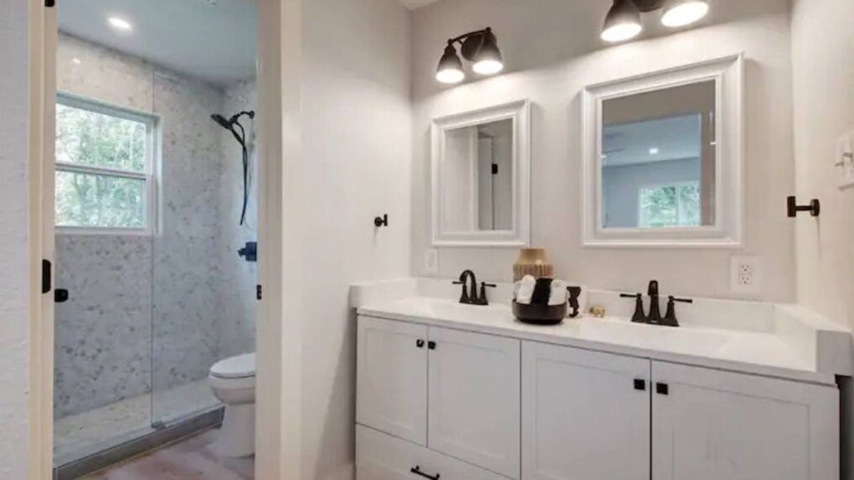 North Austin Civic Association House | Clean & Spacious 3 miles from Domain & Q2 Stadium