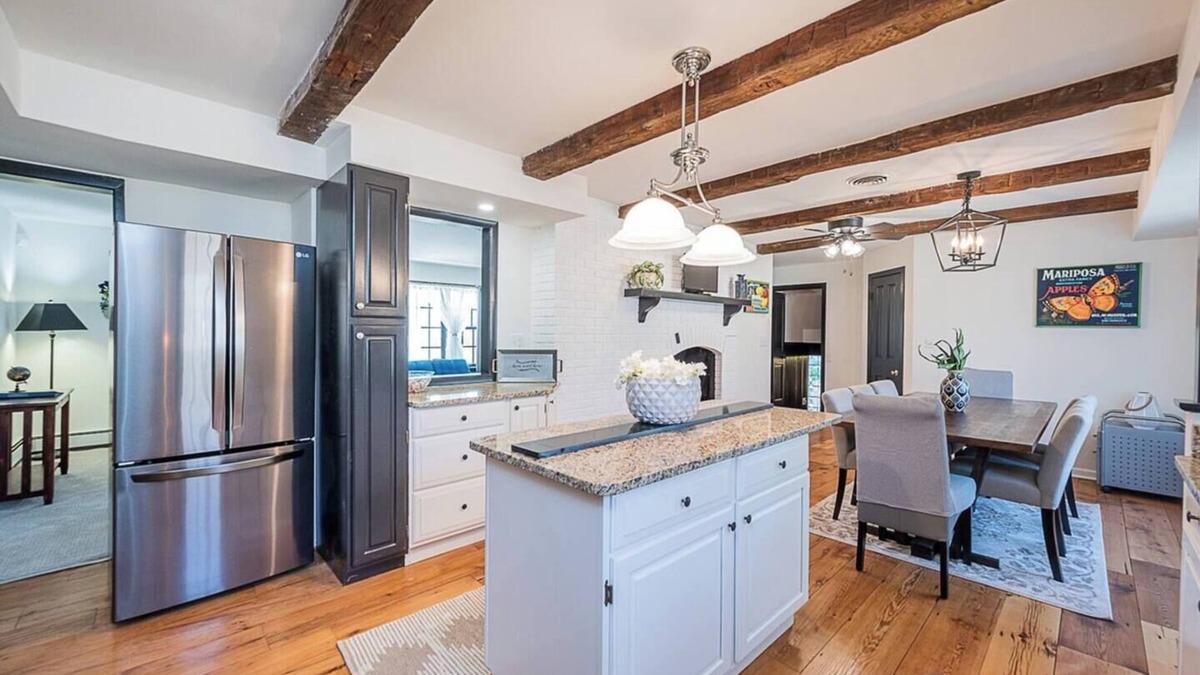 Reisterstown Other | Clean & Spacious Modern Farmhouse