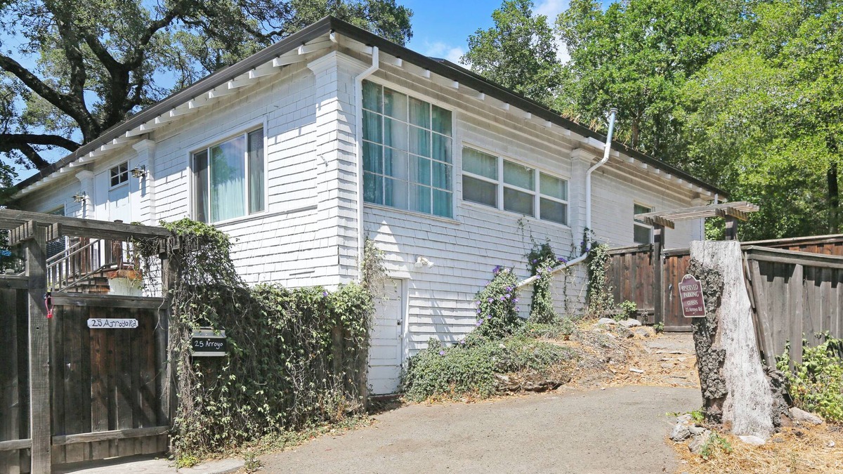 Boyes Hot Springs House | Clean & Spacious-Walk to the Fairmont, great restaurants, coffee shops and wine