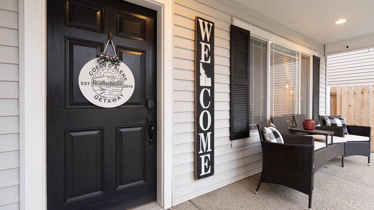 Coeur d'Alene House | CLEANEST remodeled home in Coeur d'Alene close to everything! 200 5 Star Reviews
