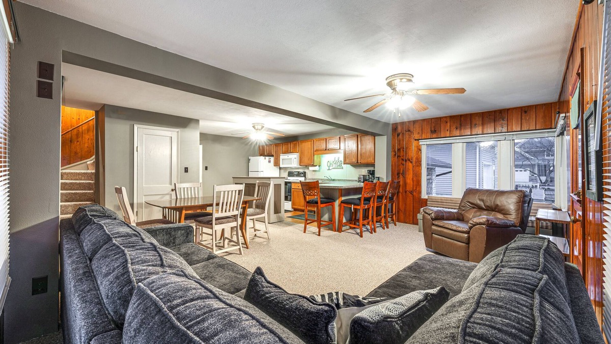 Clear Lake House | Clear Lake Vacation Rental: Walk to City Beach!