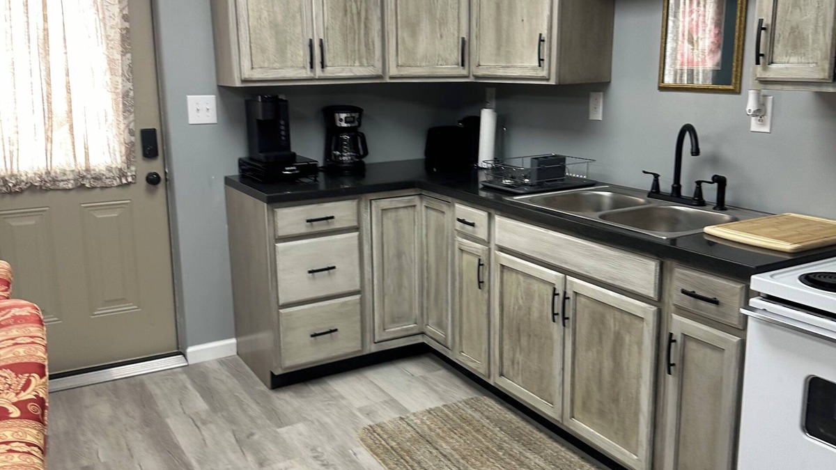 Newcomb Apartment | CLEARFORK CREEK LODGING & RV CAMPGROUND#4