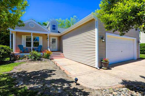 Clearwater House | Clearwater - 33718 East Hampton Ln