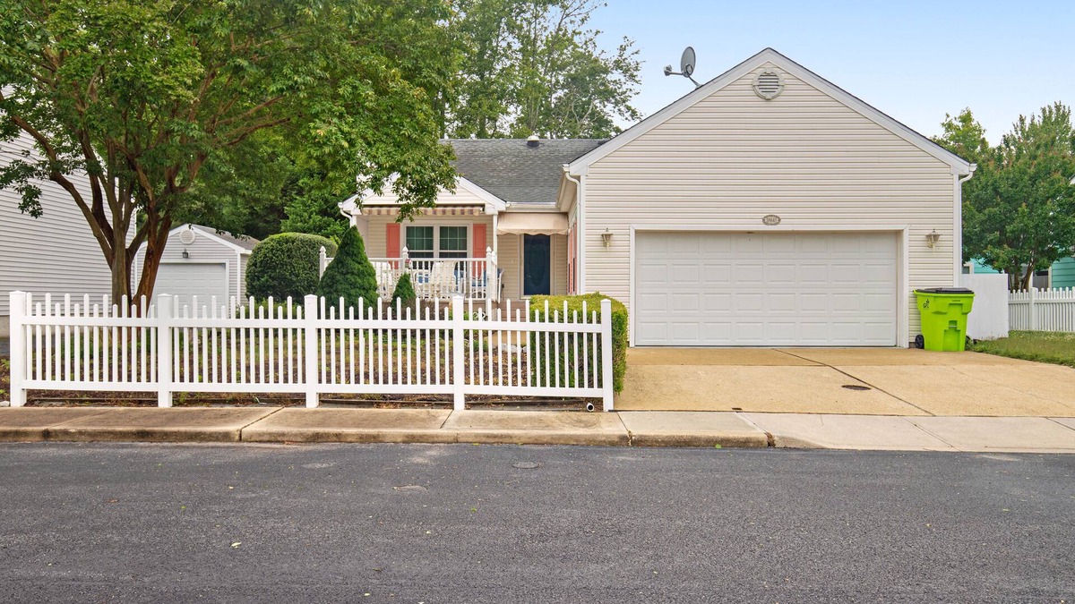 Clearwater House | Clearwater - Jamestown Cir | House in Frankford