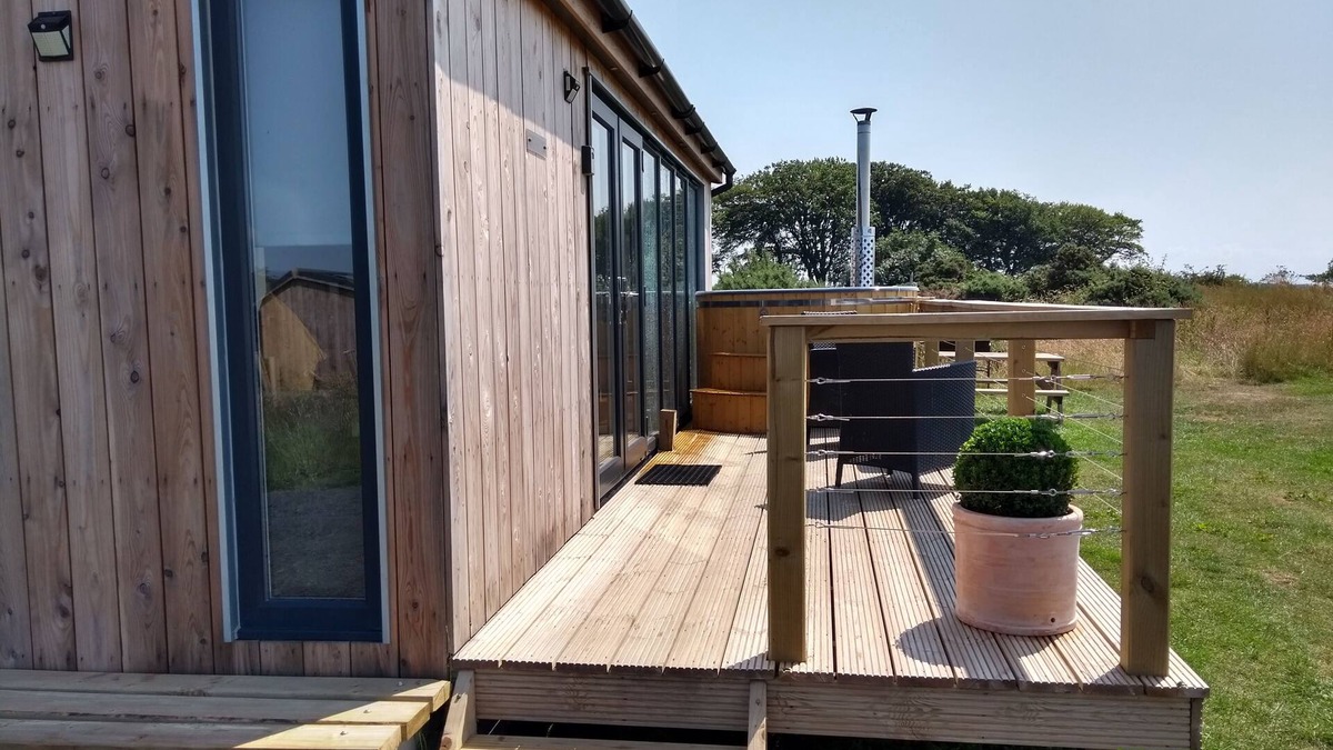 Dalry Cabin | Cleeves Cabins, Arran Luxury Lodge with hot tub
