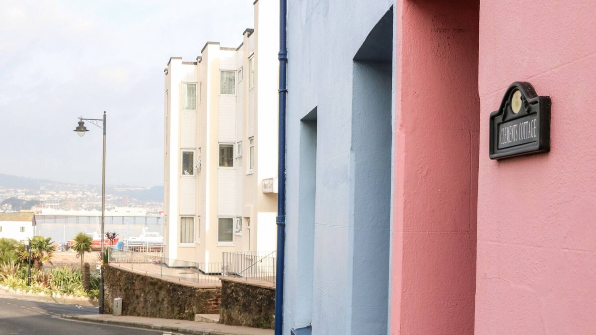 Roundham Cottage | CLEMENTS COTTAGE, pet friendly, character holiday cottage in Paignton