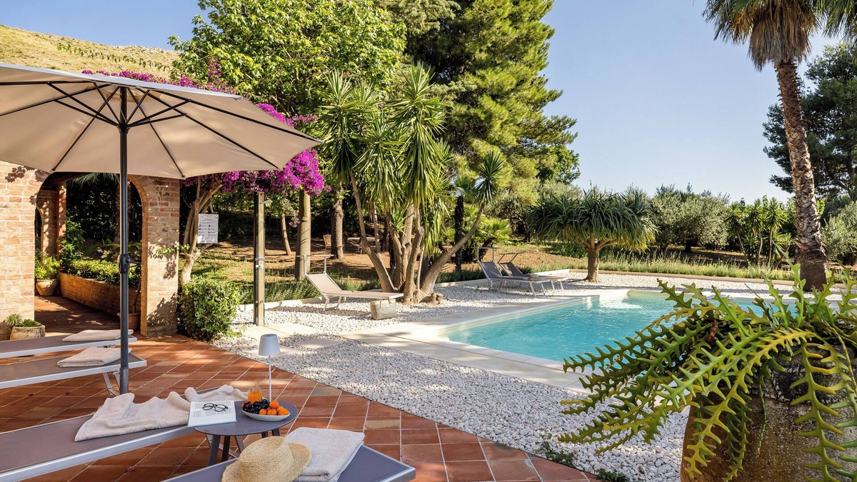 Partinico Villa | Cleo Sicilian villa: de luxe villa with sea view pool