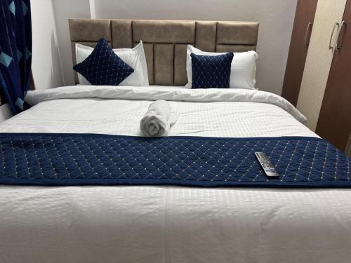 Varanasi Apartment | Click Find Stay