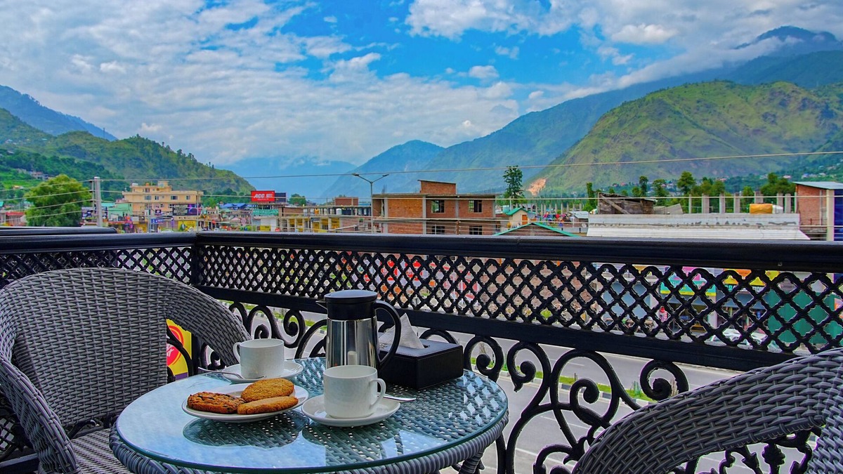 Mohal Hotel | Click Hotel Bhuntar,Kullu-Bhuntar Airport