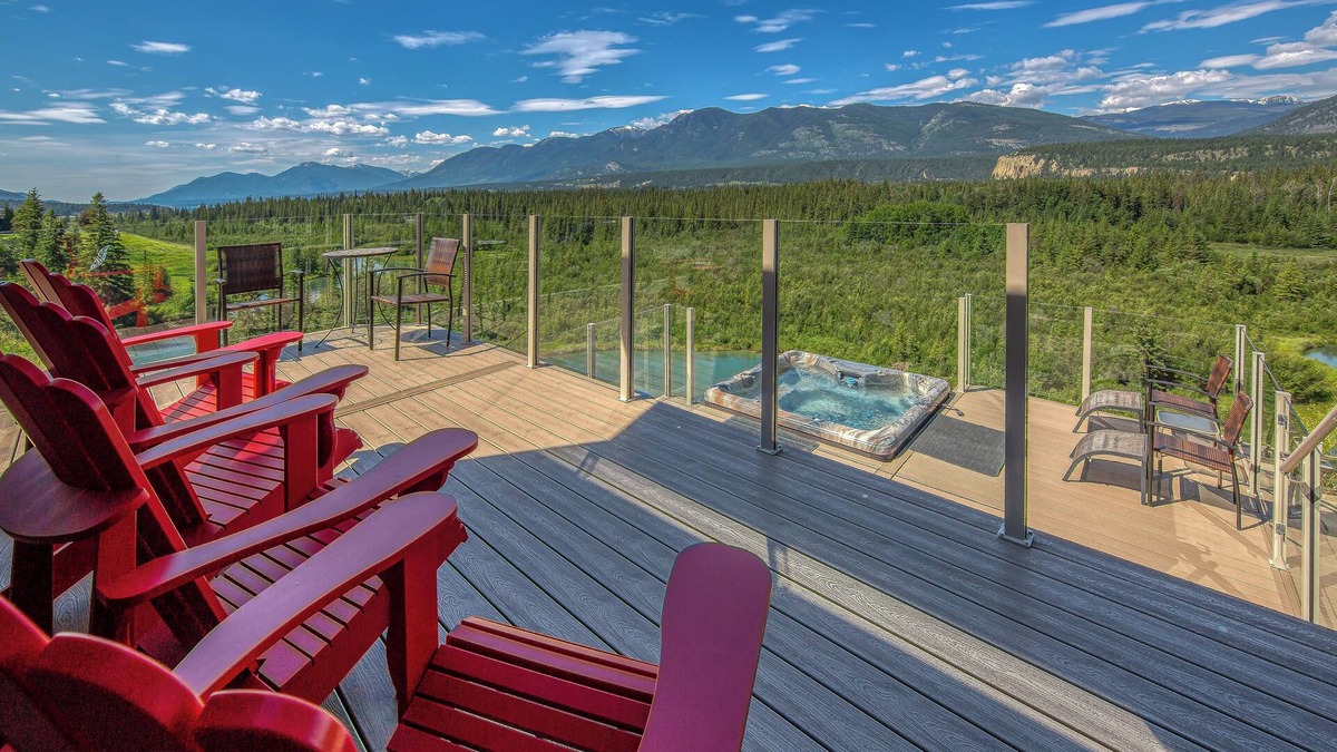 East Kootenay House | CLIFF CABIN Family Friendly|Hot Tub|Spectacular Views