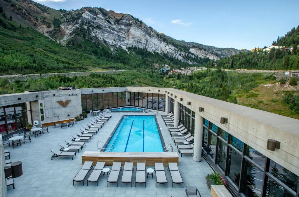 Salt Lake Mountain Resorts Cabin | Cliff Lodge and Spa
