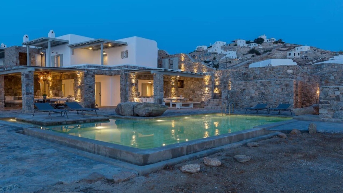 Kanalia House | Cliff Top Luxury Villa Pan has Stunning Views of Aegean Sea
