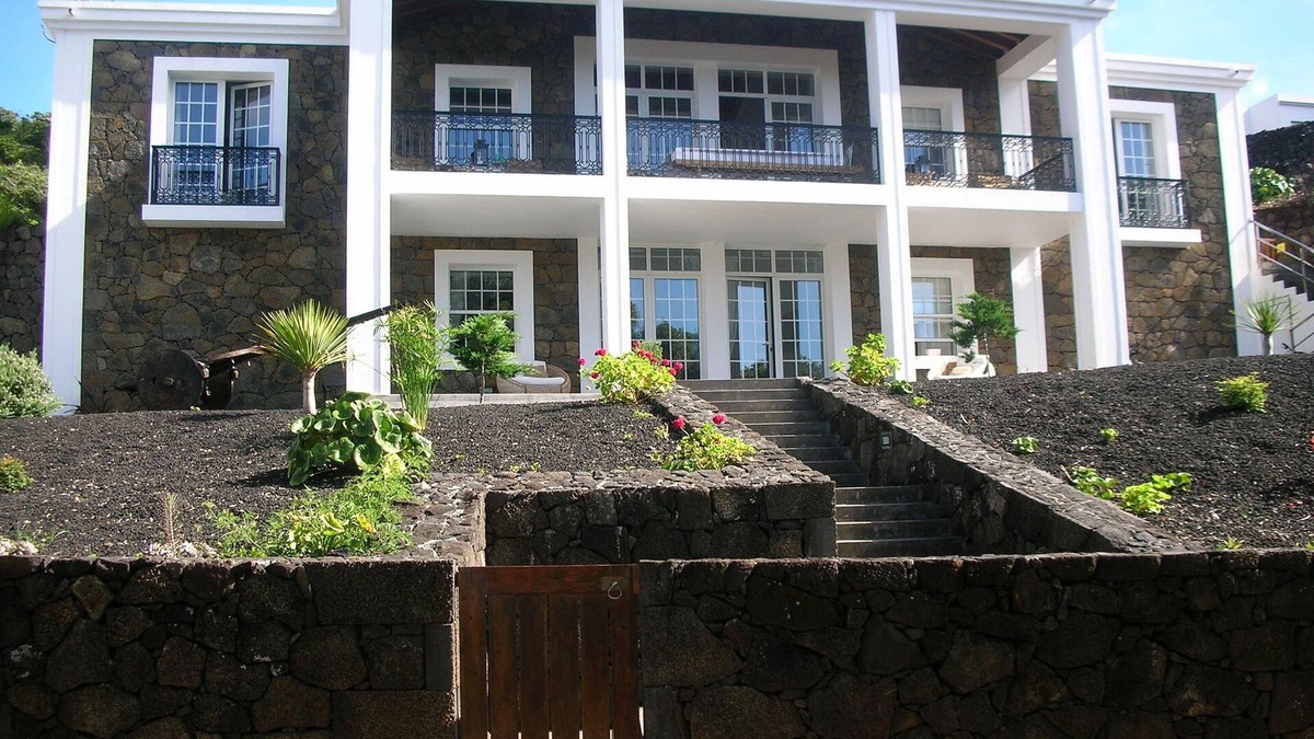 Pico Villa | Cliff-Top Ocean-Fronted Villa With Gardens And Private Pool