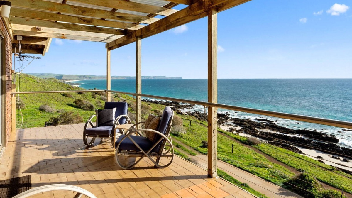 Myponga Beach House | Cliffs End Beach Shack - 105 Gold Coast Drive