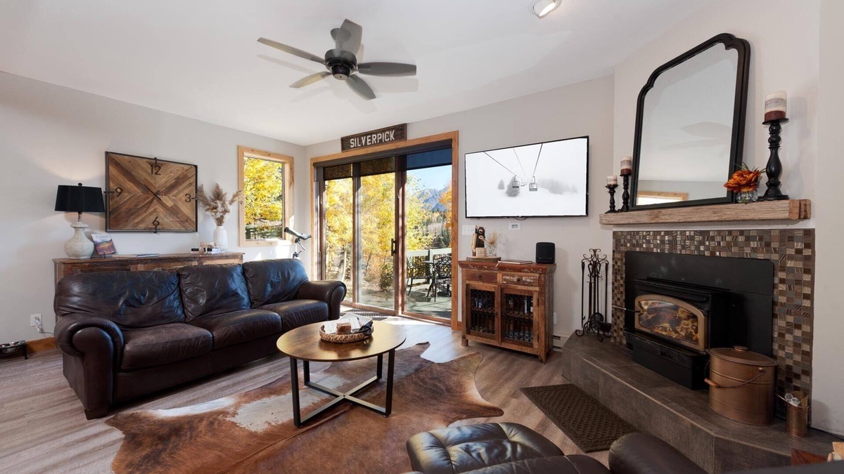 Purgatory House | Cliffside Casa (#109) | Mtn Views - Deck - 1 Mile to Ski & Mtn Biking, DogsOK