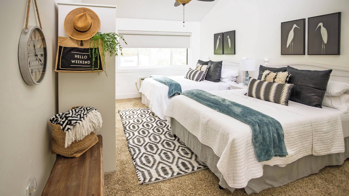 Fairfield Bay Condo | Cliffside Escape – Cozy 2BR/2BA Condo with Scenic Views