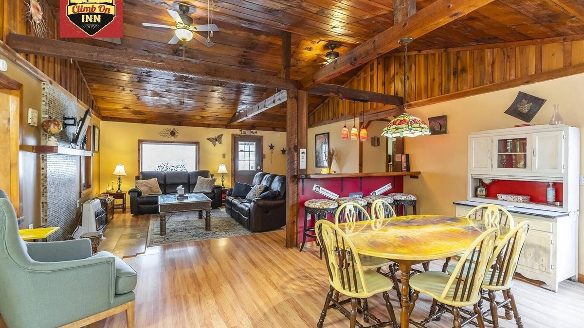 Pine Ridge House | Climb On Inn-RRG- 3BD & 2BA - Outdoor Adventure Paradise- Pet Friendly -Cozy