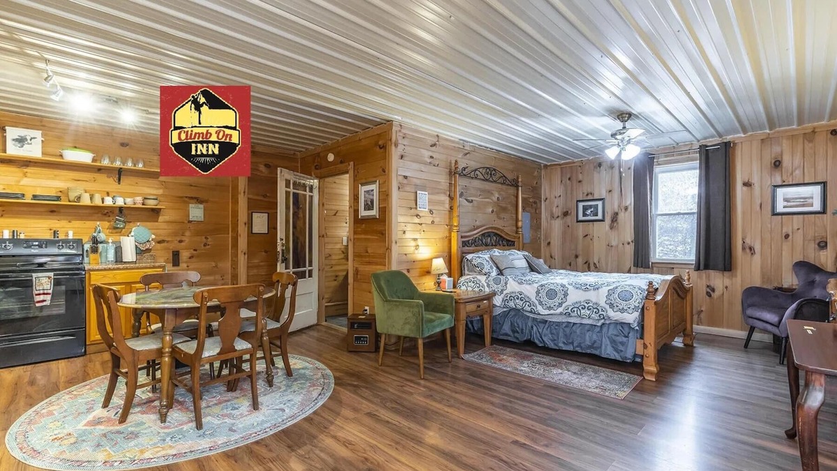 Pine Ridge Apartment | Climb On Inn~ Studio~ Naturally Gorgeous~Rock Climbing -Red River Gorge~Cozy