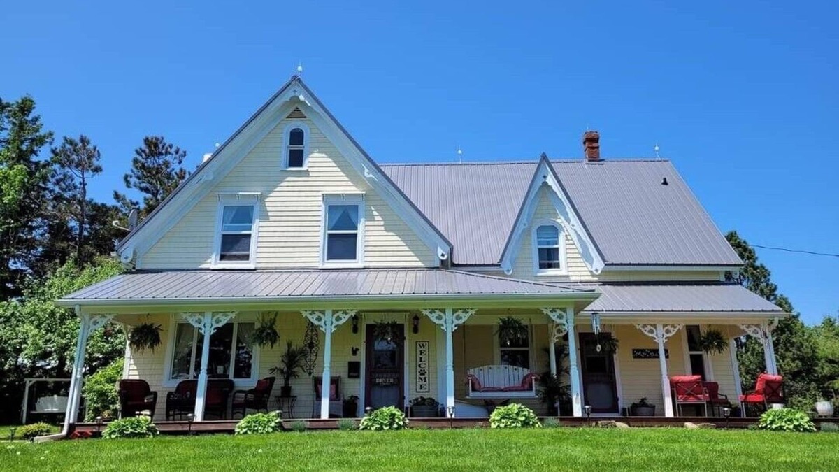 Clinton Bed & Breakfast | Clinton Pond Bed and Breakfast
