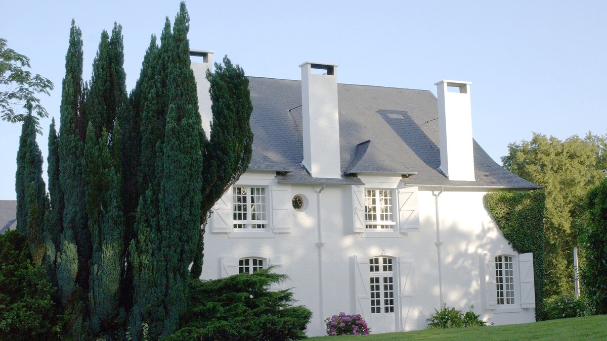 Jurancon House | Clos Mirabel Idyllic C18 Manor House B&B or Whole House + pool sleeps 10+ PAU