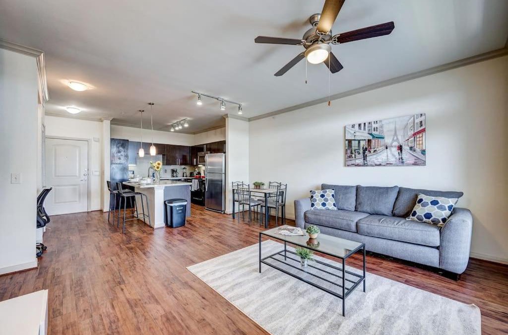 South Main Apartment | Close 411