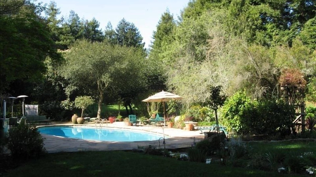 Oakland Apartment | Close in Location with Incredible Views & Resort Like Feel!