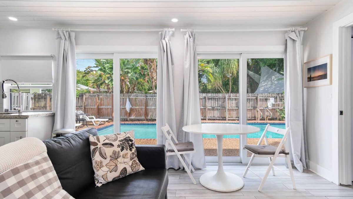 Harbordale Apartment | Close to beach, downtown, airport. Entire Apt.