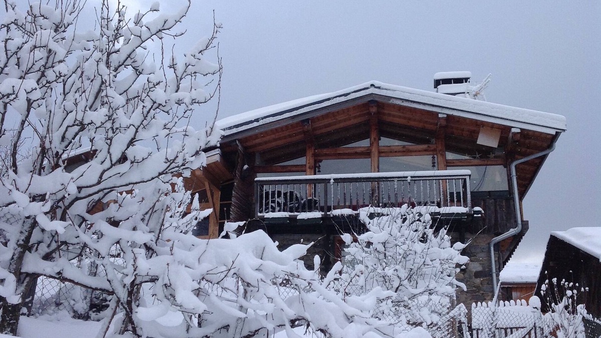 Great Alpine Road Ski Chalet | Close to Courchevel and the 3 valleys, traditional chalet with panoramic view