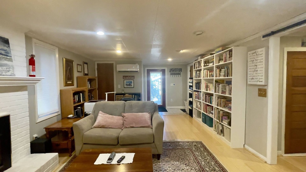 Blacksburg Apartment | Close to downtown Blacksburg, hot tub, sleeps 7!