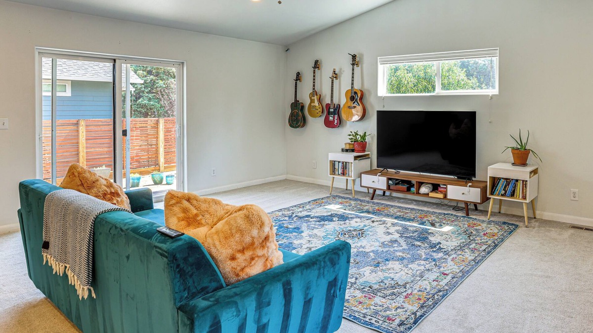 Larkspur House | Close to Everything! Quiet Retreat in Bend