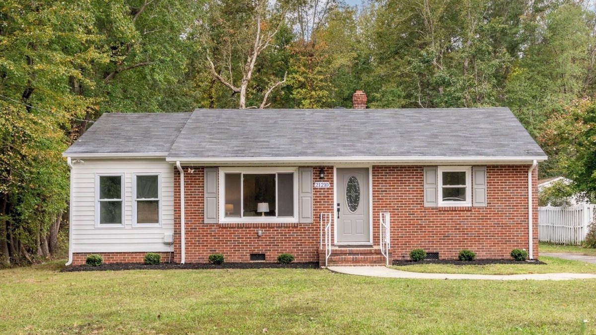 Petersburg House | Close to Fort Gregg-Adams, VSU & Southside Medical – Comfort & Convenience